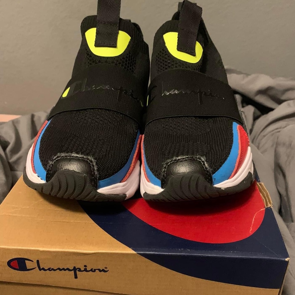 Size 6 youth (fits 7.5/8 womans)